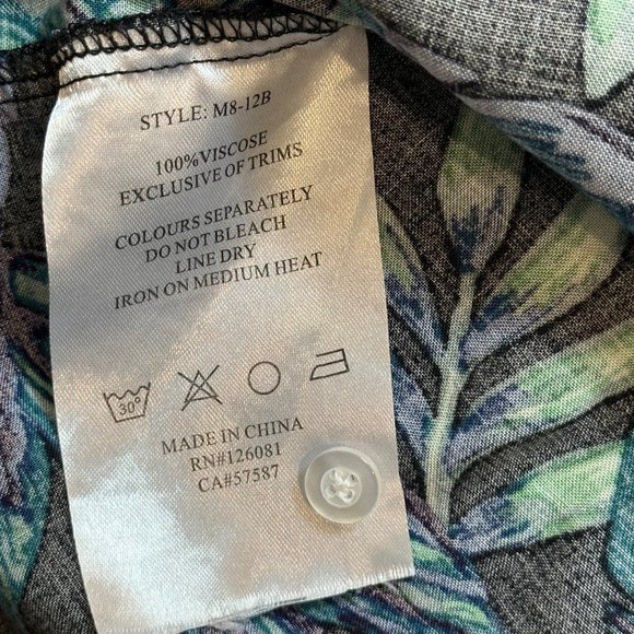 Forever 21 Shirt Mens Medium Black Green Leaf Short Sleeve Button Front Hawaiian - Picture 6 of 9